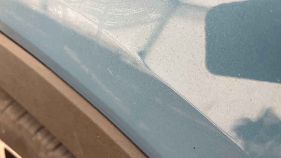 VOLVO XC40 scratches