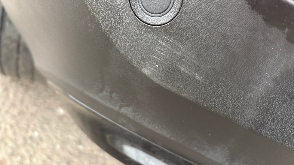 VOLVO XC40 scratches