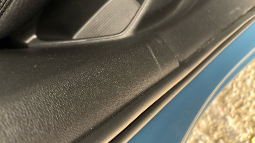 VOLVO XC40 scratches