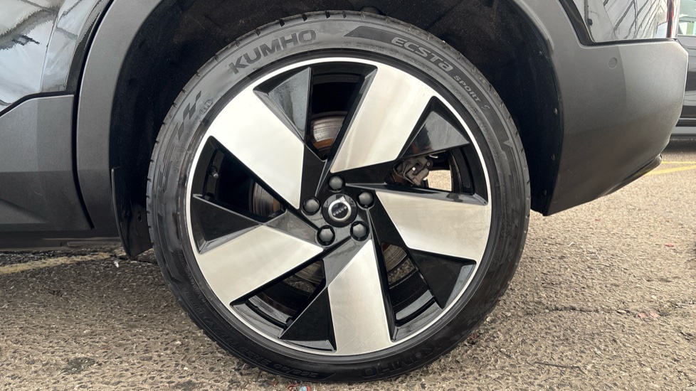 VOLVO XC40 ELECTRIC ESTATE 300kW Recharge Twin Ultimate 78kWh 5dr AWD Auto