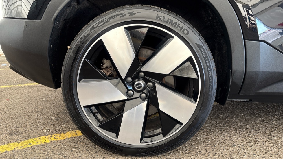 VOLVO XC40 ELECTRIC ESTATE 300kW Recharge Twin Ultimate 78kWh 5dr AWD Auto