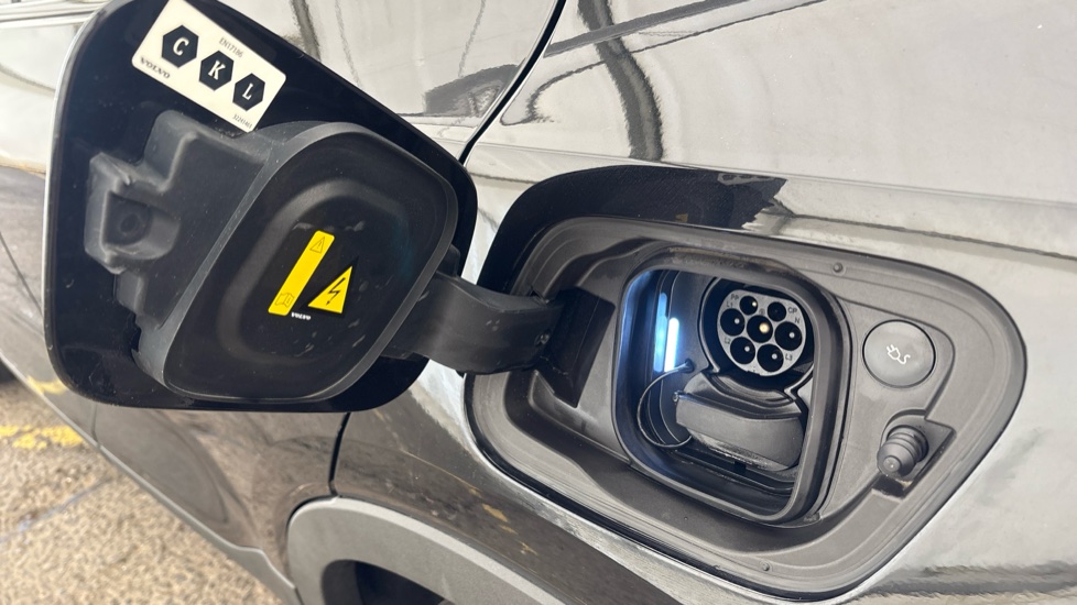 VOLVO XC40 ELECTRIC ESTATE 300kW Recharge Twin Ultimate 78kWh 5dr AWD Auto