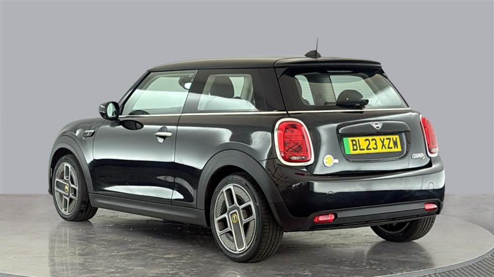 MINI HATCHBACK Image 3