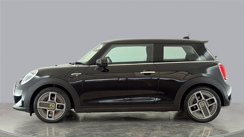 MINI HATCHBACK Image 2