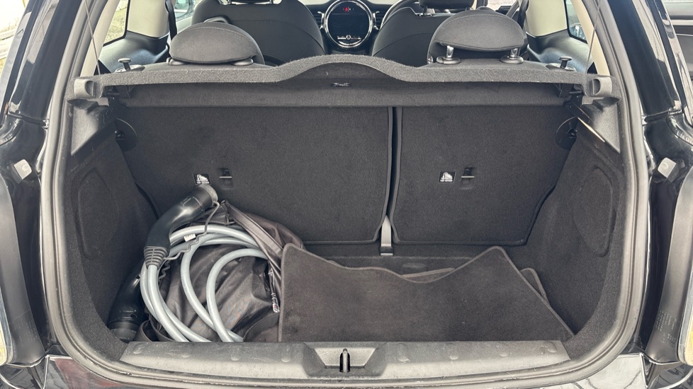MINI HATCHBACK Image 15