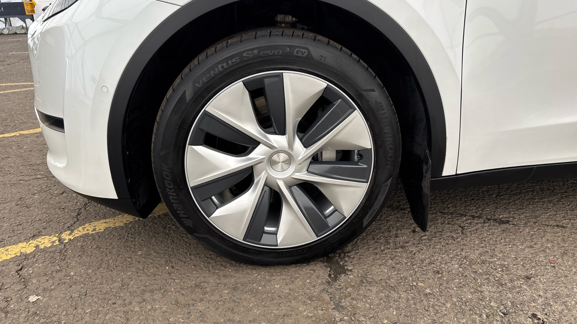 TESLA MODEL Y MODEL Y HATCHBACK Long Range AWD 5dr Auto