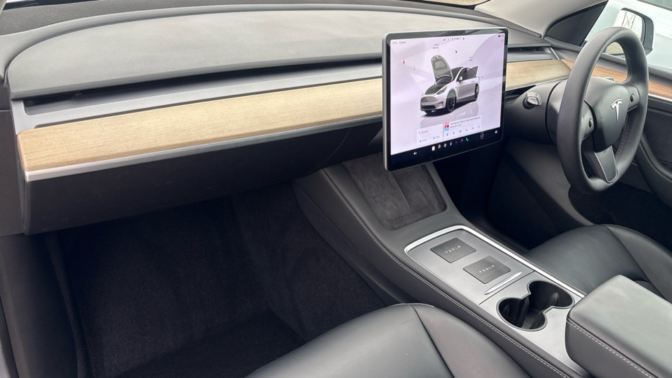 Tesla Model Y Image 10