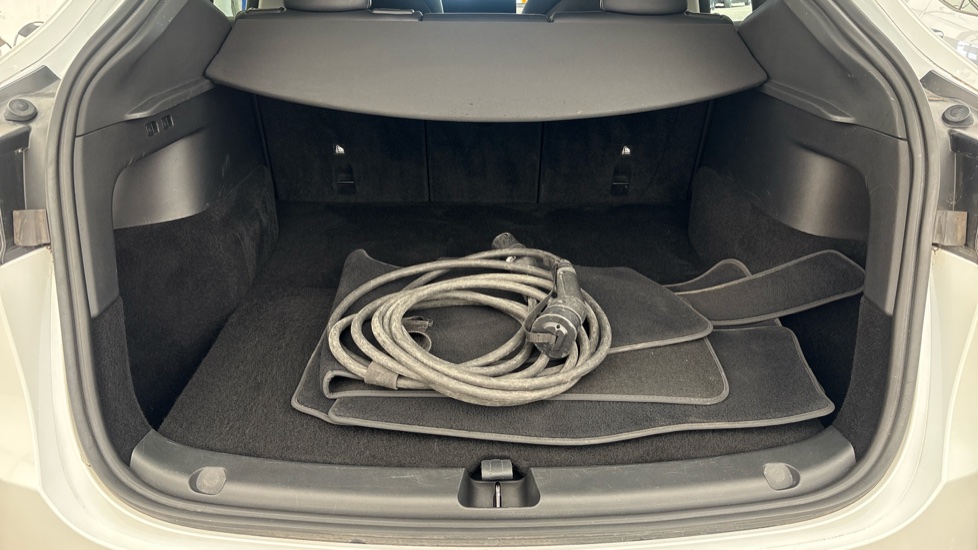 Tesla Model Y Image 15