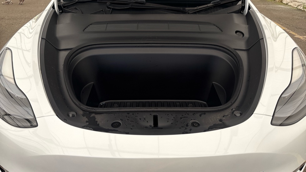 Tesla Model Y Image 16