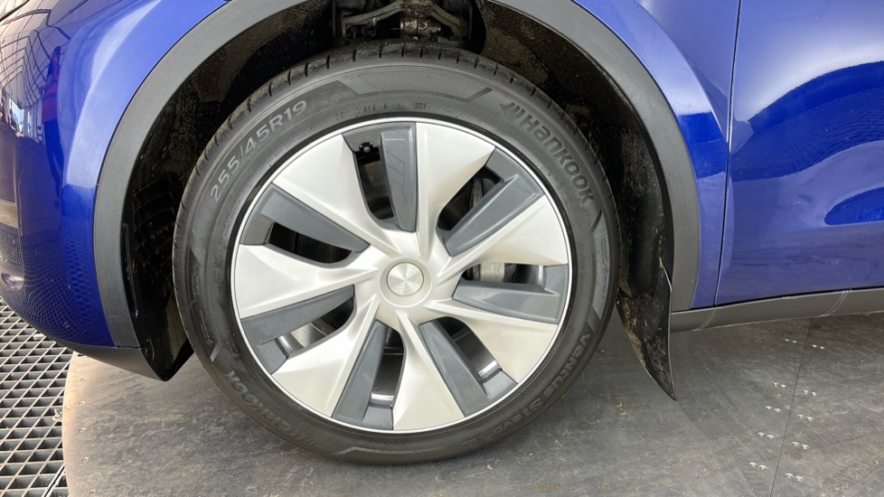 TESLA MODEL Y HATCHBACK Long Range AWD 5dr Auto
