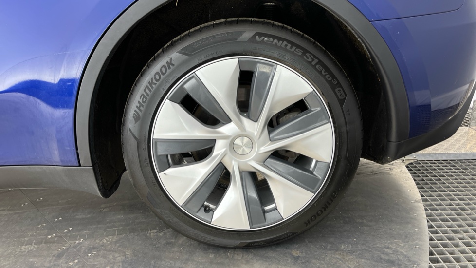 TESLA MODEL Y HATCHBACK Long Range AWD 5dr Auto