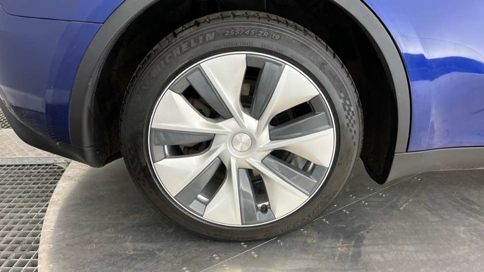 TESLA MODEL Y HATCHBACK Long Range AWD 5dr Auto