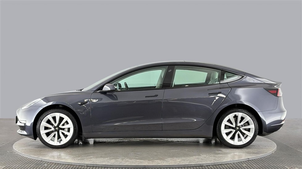 TESLA MODEL 3 Image 2