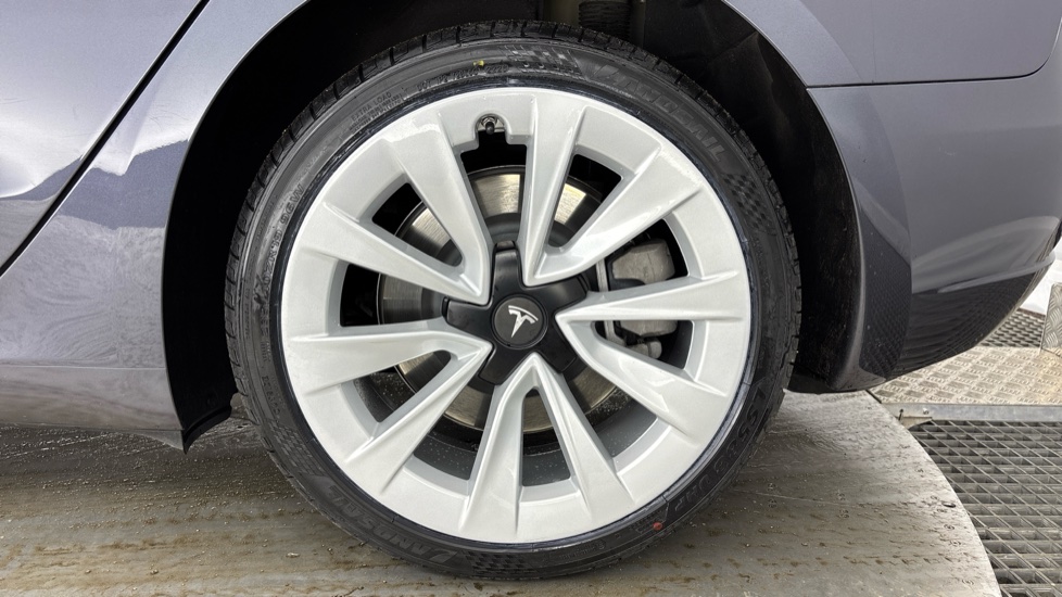 TESLA MODEL 3 SALOON RWD 4dr Auto