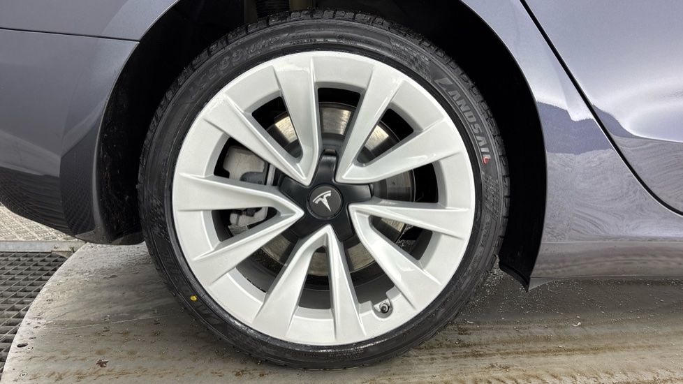 TESLA MODEL 3 SALOON RWD 4dr Auto
