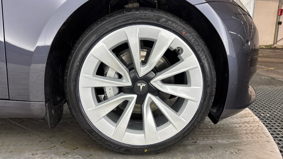 TESLA MODEL 3 SALOON RWD 4dr Auto