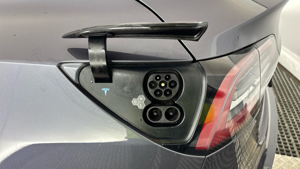 TESLA MODEL 3 SALOON RWD 4dr Auto