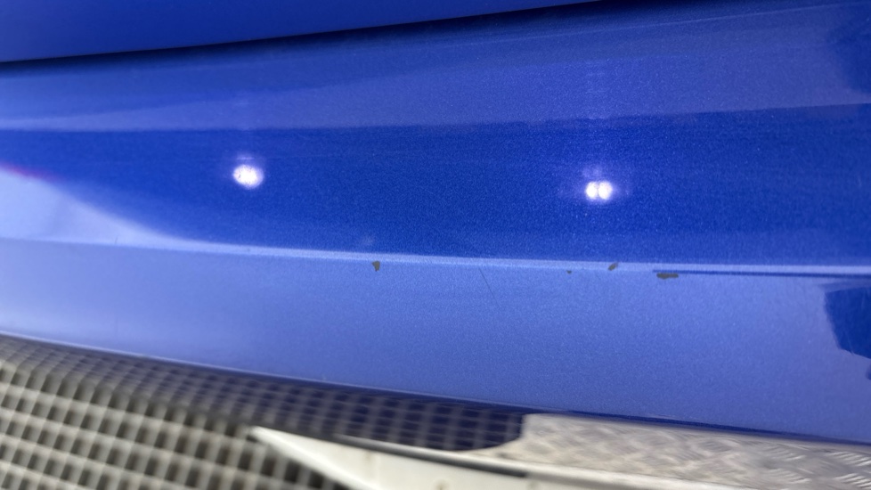 BMW I4 scratches and chips