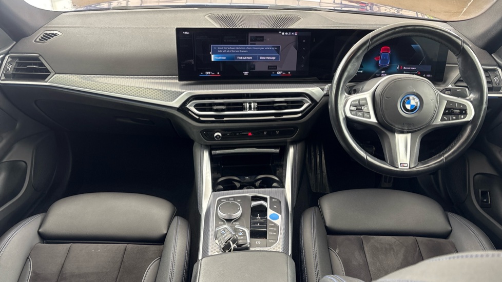 BMW I4 Image 11