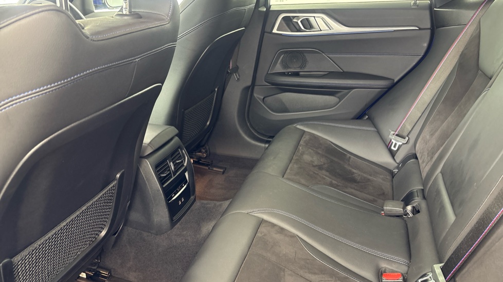 BMW I4 Image 14