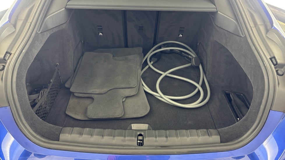 BMW I4 Image 15