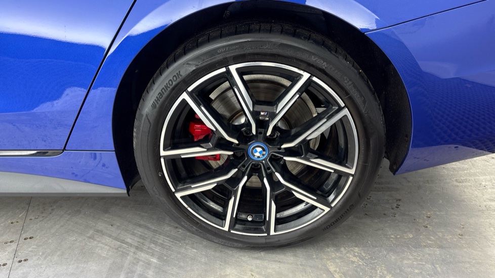 BMW I4 Image 18