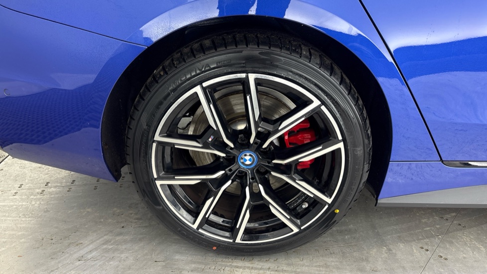 BMW I4 Image 19