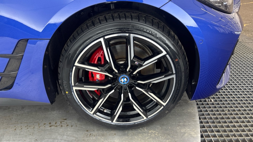 BMW I4 Image 20