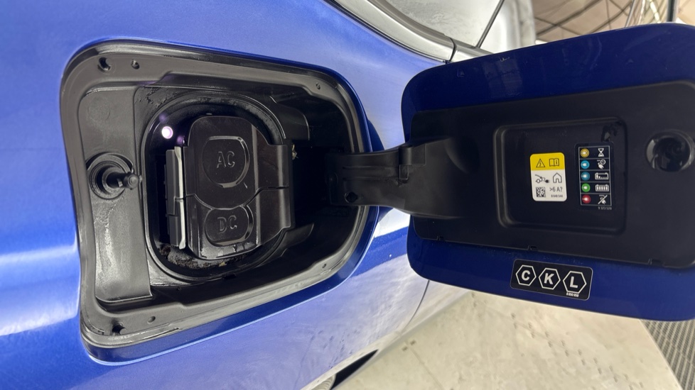 BMW I4 Image 21