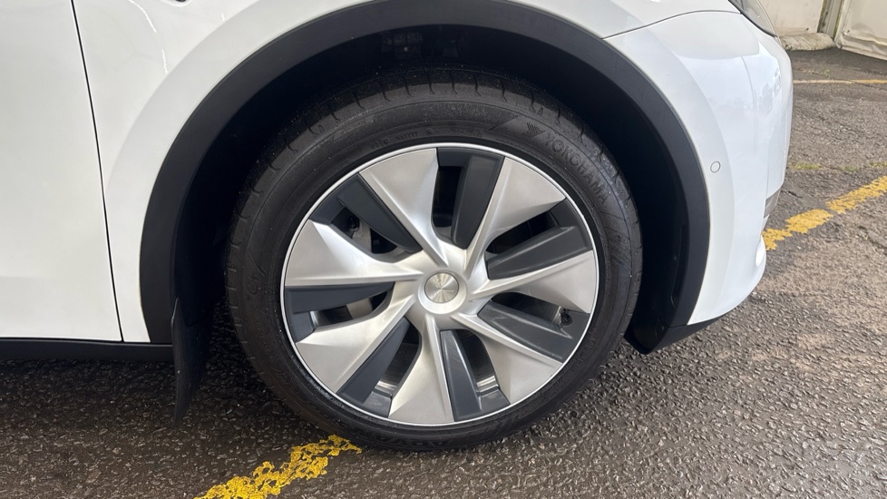 TESLA MODEL Y HATCHBACK Long Range AWD 5dr Auto