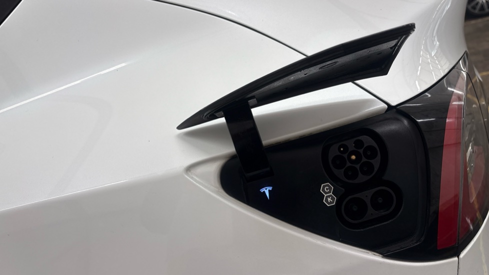 TESLA MODEL Y HATCHBACK Long Range AWD 5dr Auto
