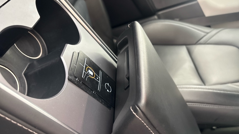 TESLA MODEL Y HATCHBACK Long Range AWD 5dr Auto
