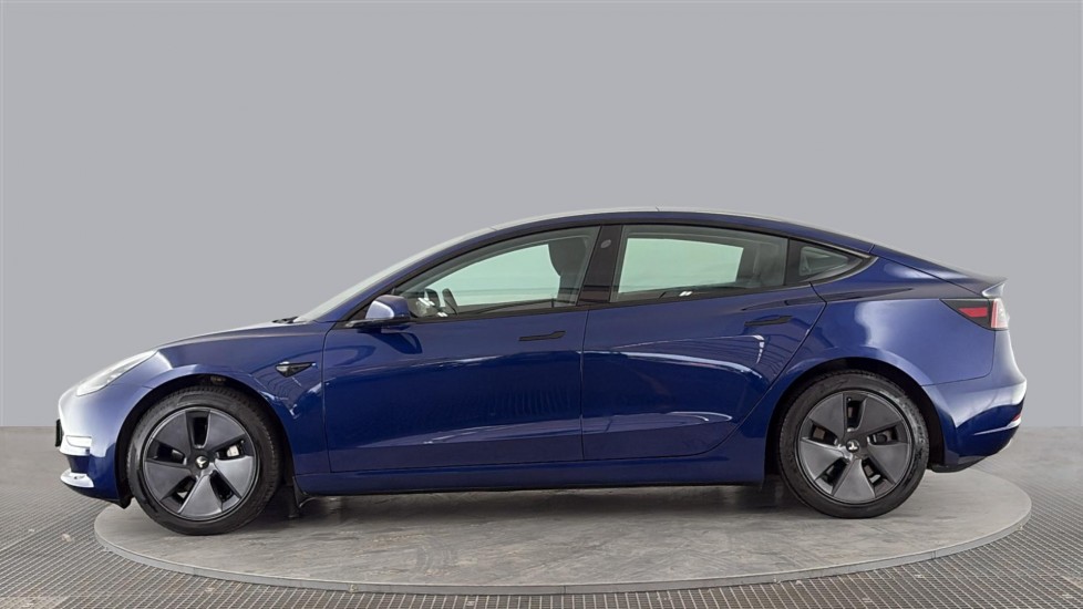 TESLA MODEL 3 Image 2