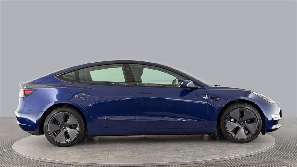 TESLA MODEL 3 Image 6