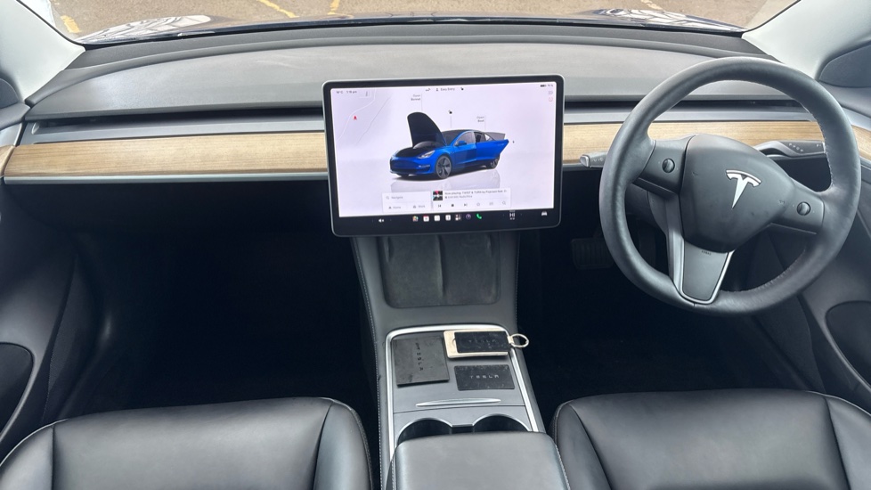 TESLA MODEL 3 Image 11