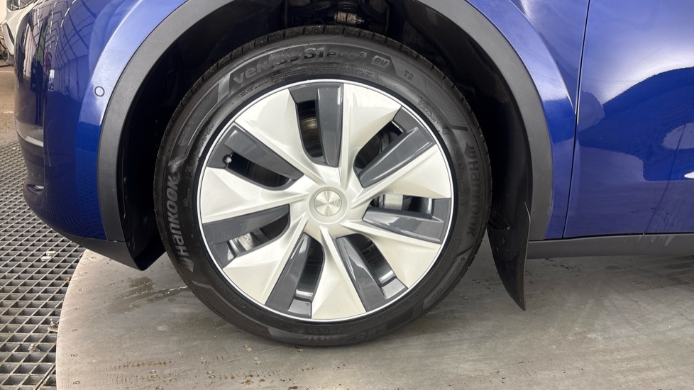 TESLA MODEL Y HATCHBACK Long Range AWD 5dr Auto