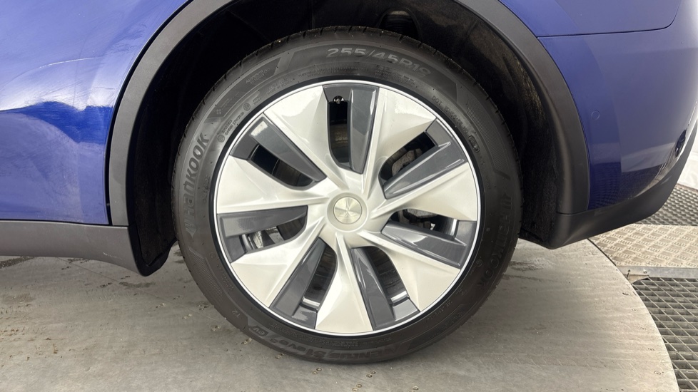 TESLA MODEL Y HATCHBACK Long Range AWD 5dr Auto
