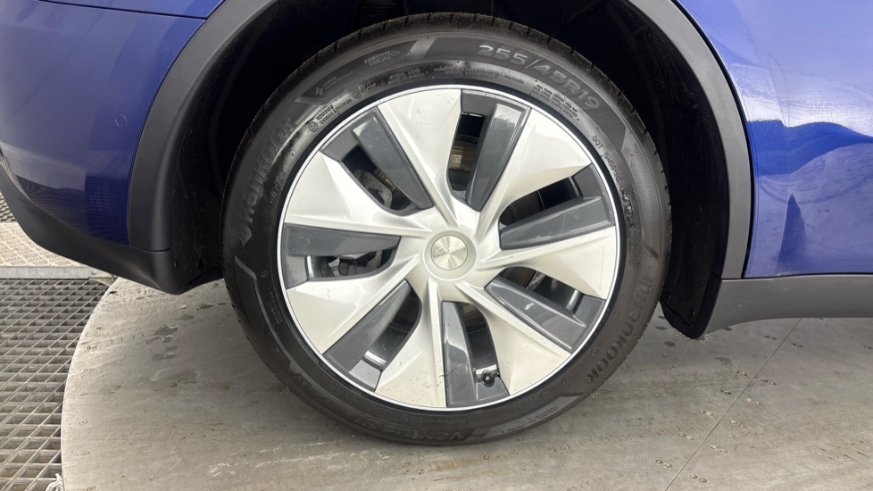 TESLA MODEL Y HATCHBACK Long Range AWD 5dr Auto
