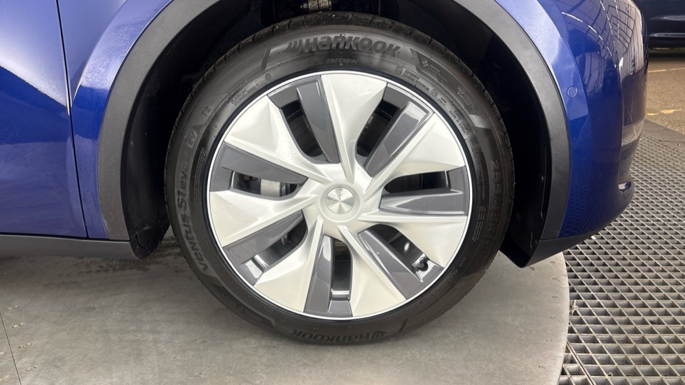 TESLA MODEL Y HATCHBACK Long Range AWD 5dr Auto