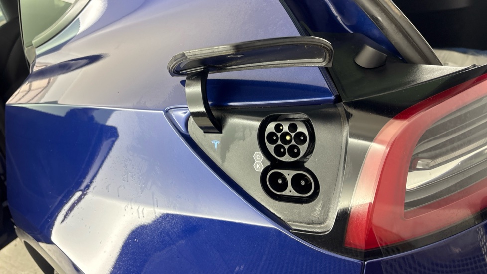 TESLA MODEL Y HATCHBACK Long Range AWD 5dr Auto