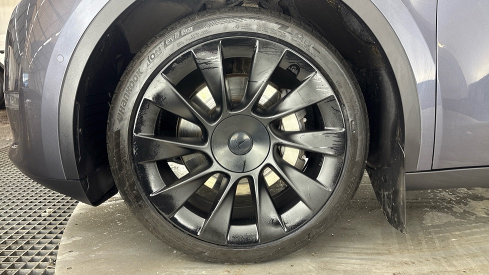 TESLA MODEL Y HATCHBACK Long Range AWD 5dr Auto