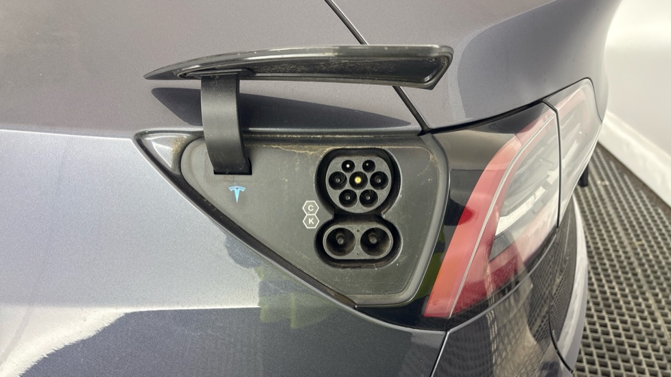 TESLA MODEL Y HATCHBACK Long Range AWD 5dr Auto