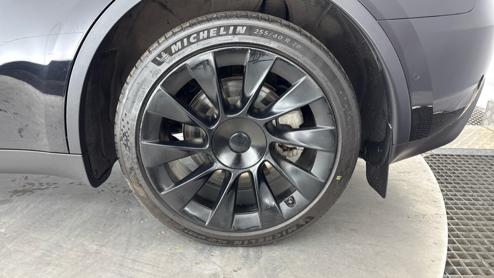 TESLA MODEL Y HATCHBACK Long Range AWD 5dr Auto