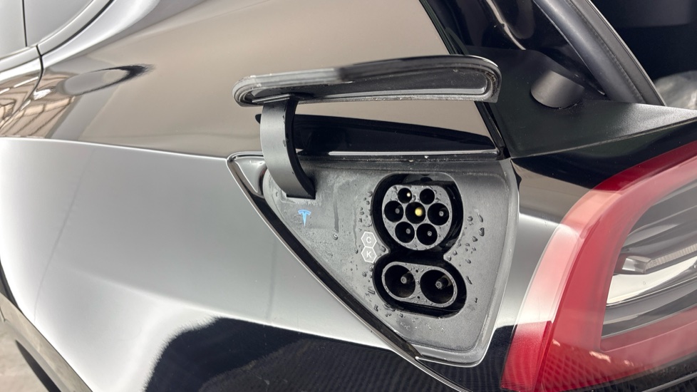 TESLA MODEL Y HATCHBACK Long Range AWD 5dr Auto