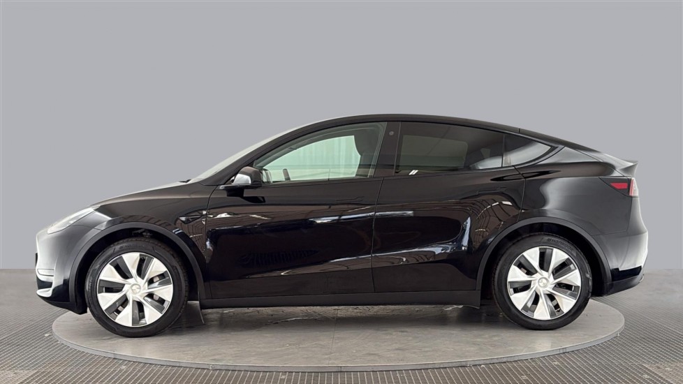 TESLA MODEL Y Image 2