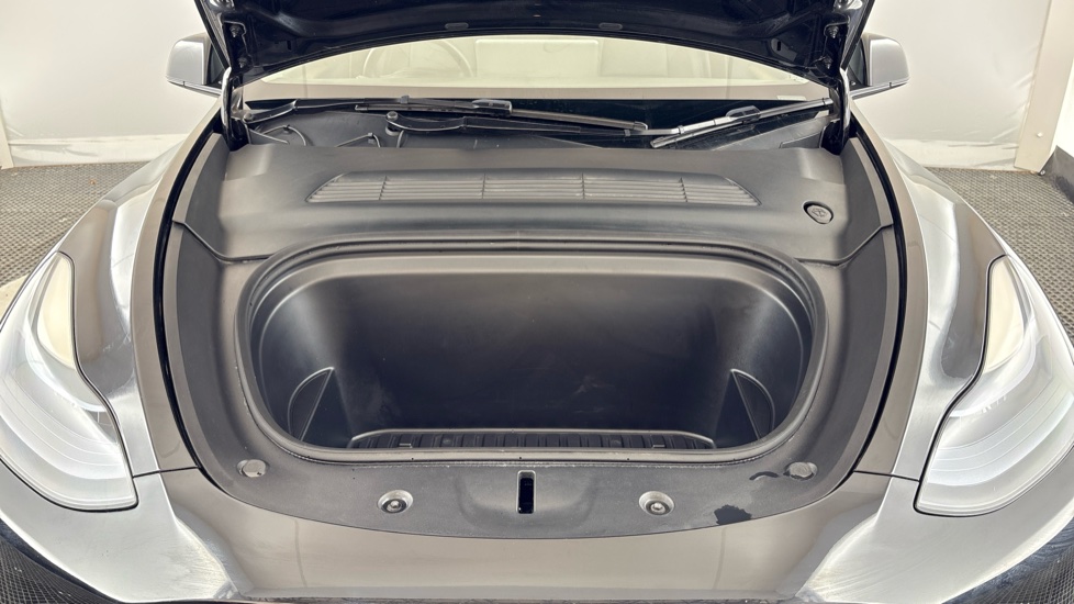 TESLA MODEL Y HATCHBACK RWD 5dr Auto