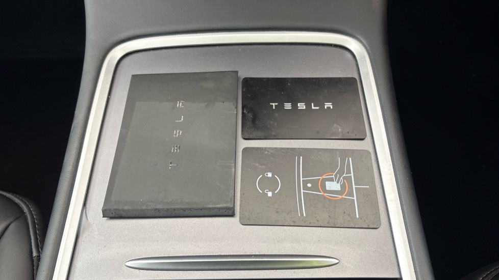 TESLA MODEL Y HATCHBACK RWD 5dr Auto