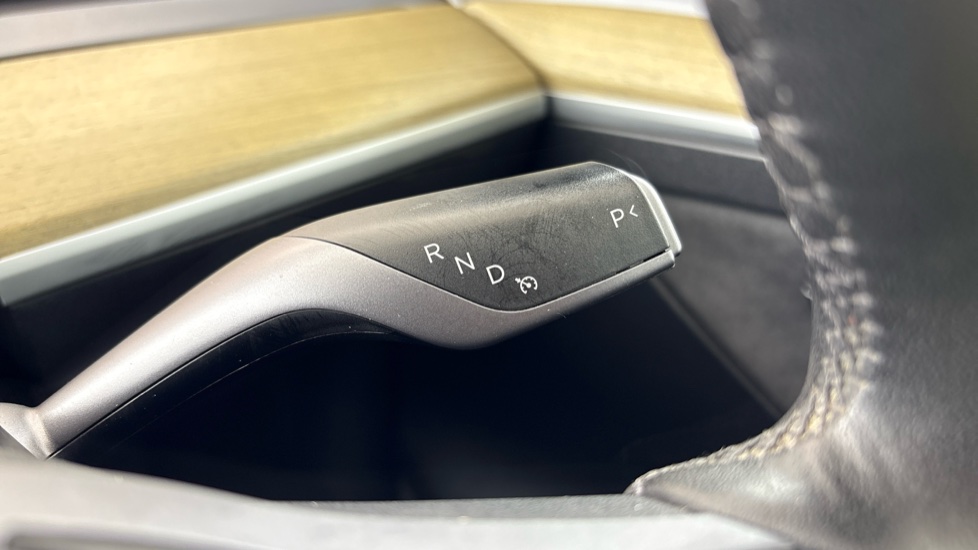 TESLA MODEL Y HATCHBACK RWD 5dr Auto