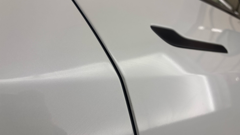 TESLA MODEL Y HATCHBACK RWD 5dr Auto
