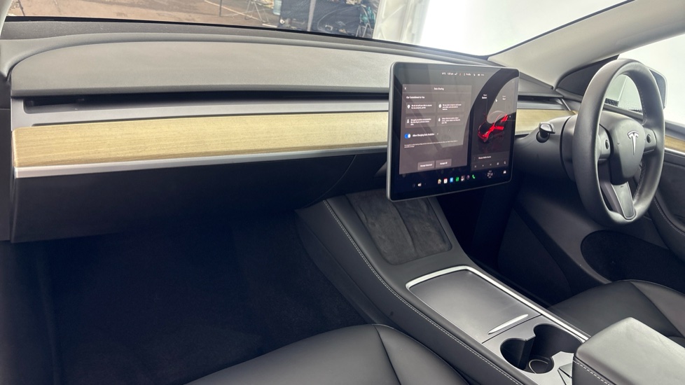 TESLA MODEL Y HATCHBACK RWD 5dr Auto